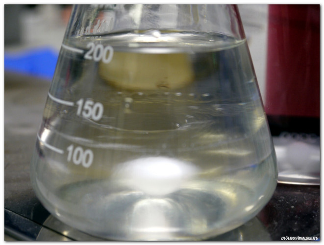 Диэтаноламин (DEA): где применяется и как выбрать для производства